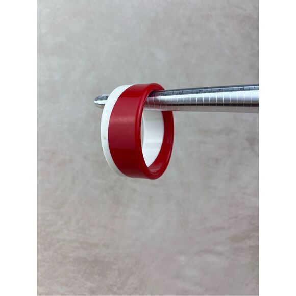 Vintage Lucite Plastic Bangle Red Swirl - Picture 5 of 6